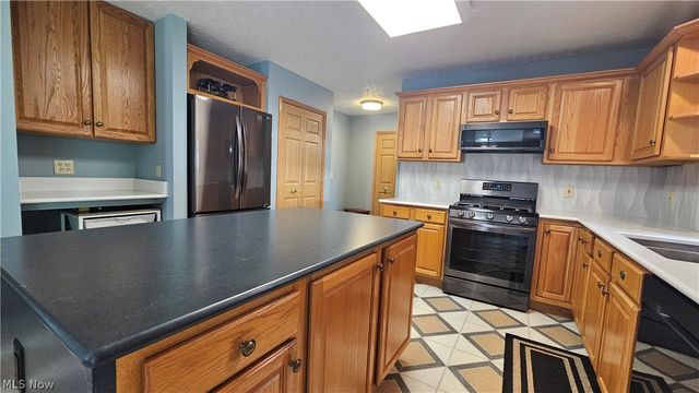 7392 Churchill Square, Mentor, OH 44060
