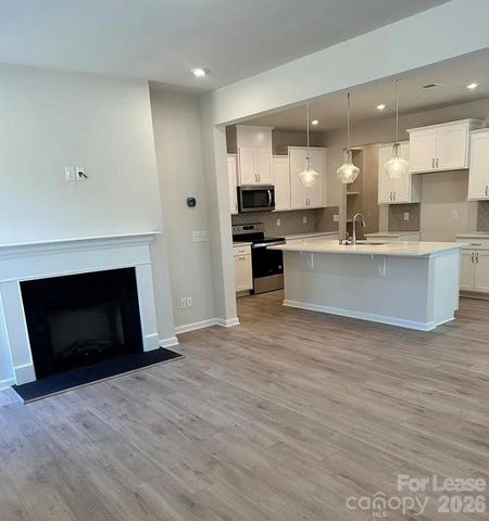 8122 Overmeadow Lane, Charlotte, NC 28269