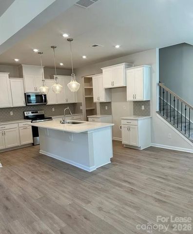 8122 Overmeadow Lane, Charlotte, NC 28269