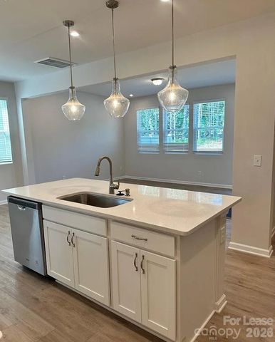 8122 Overmeadow Lane, Charlotte, NC 28269