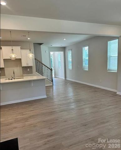 8122 Overmeadow Lane, Charlotte, NC 28269