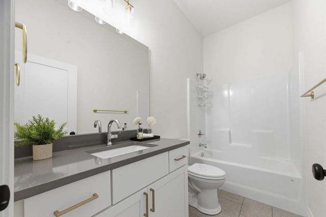 190 S Ciderbluff St, Goddard, KS 67052