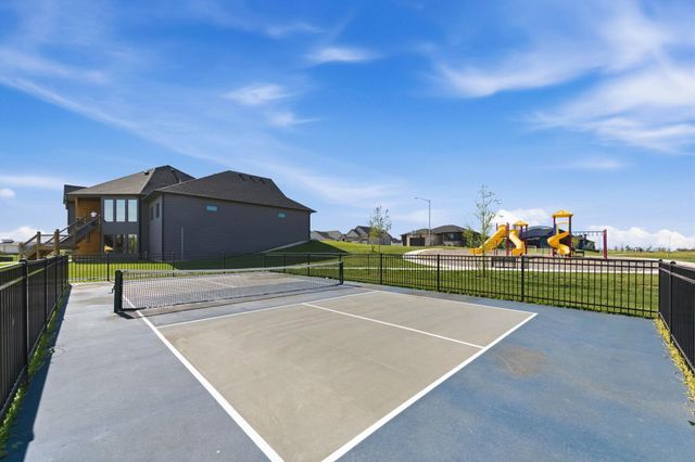 190 S Ciderbluff St, Goddard, KS 67052