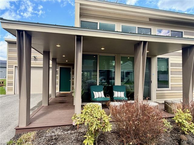 100 Xavier Circle, Syracuse, NY 13210