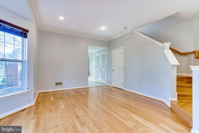 4242 WHEELED CAISSON SQ, Fairfax, VA 22033