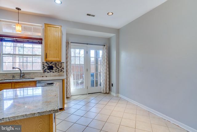 4242 WHEELED CAISSON SQ, Fairfax, VA 22033