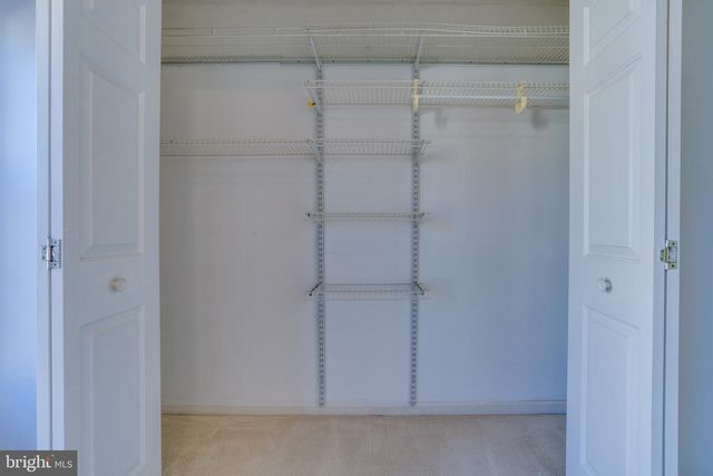 4242 WHEELED CAISSON SQ, Fairfax, VA 22033