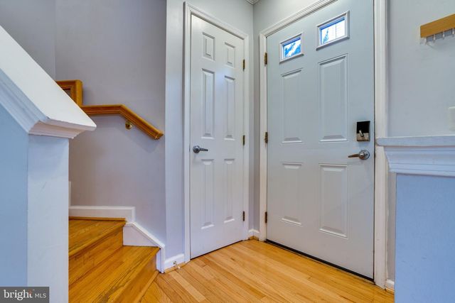 4242 WHEELED CAISSON SQ, Fairfax, VA 22033