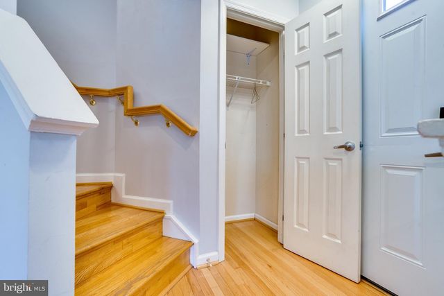 4242 WHEELED CAISSON SQ, Fairfax, VA 22033