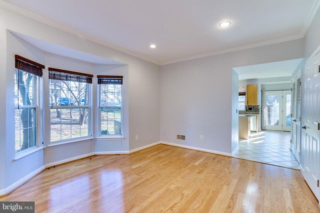 4242 WHEELED CAISSON SQ, Fairfax, VA 22033