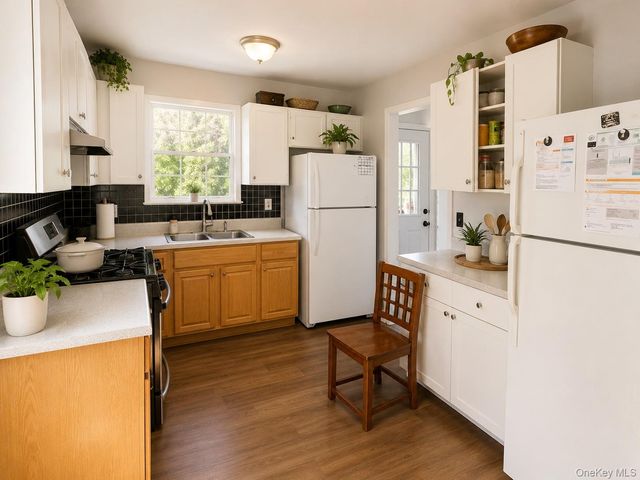 12 Lynn Street, Nanuet, NY 10954