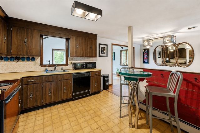 140 King James Way, Wrentham, MA 02093