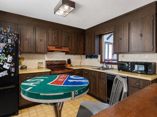 140 King James Way, Wrentham, MA 02093