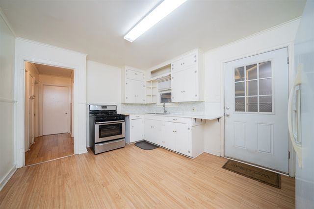 1443 N Tenth St, Longview, TX 75601