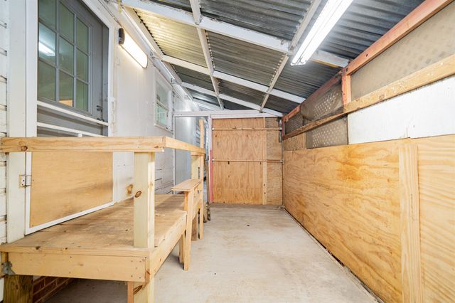 1443 N Tenth St, Longview, TX 75601