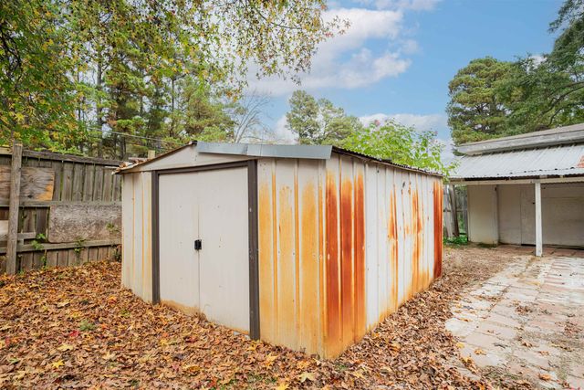 1443 N Tenth St, Longview, TX 75601