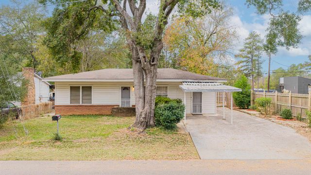 1443 N Tenth St, Longview, TX 75601