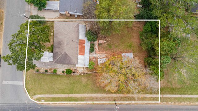 1443 N Tenth St, Longview, TX 75601