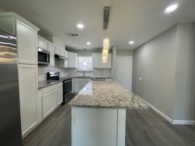 7033 Payte Lane, North Richland Hills, TX 76182