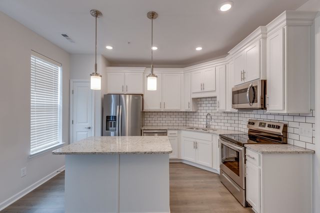 2063 Tollgate Blvd, Thompsons Station, TN 37179