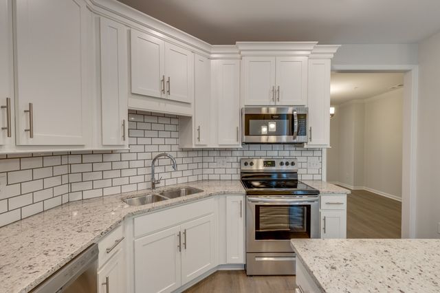 2063 Tollgate Blvd, Thompsons Station, TN 37179