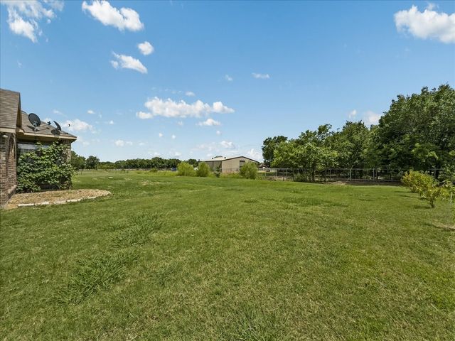 7220 Millcreek Court, Sanger, TX 76266
