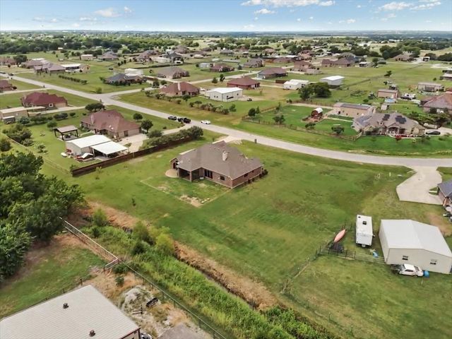 7220 Millcreek Court, Sanger, TX 76266