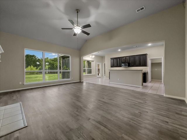 7220 Millcreek Court, Sanger, TX 76266
