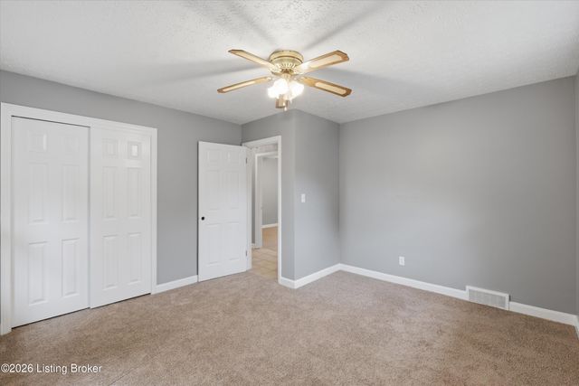 3241 Poplar View Dr, Louisville, KY 40216