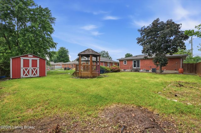 3241 Poplar View Dr, Louisville, KY 40216