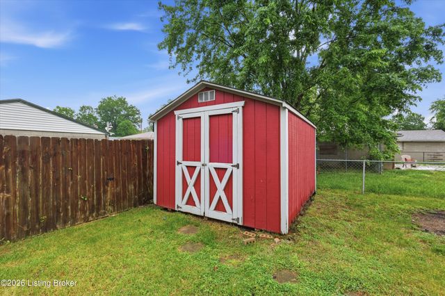 3241 Poplar View Dr, Louisville, KY 40216