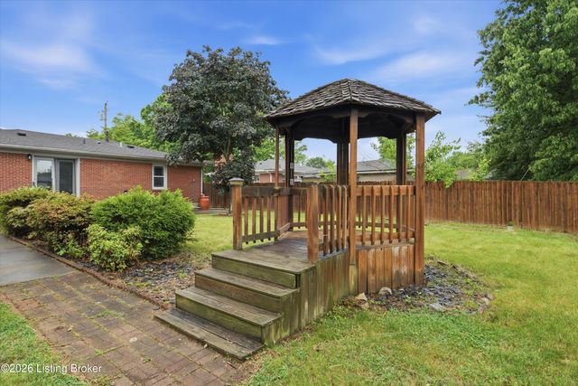 3241 Poplar View Dr, Louisville, KY 40216