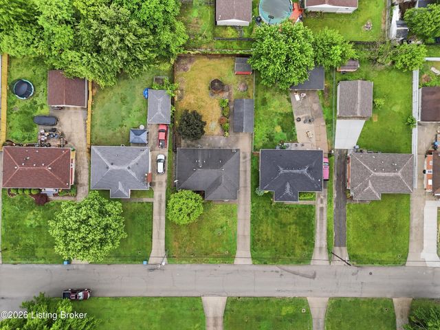 3241 Poplar View Dr, Louisville, KY 40216