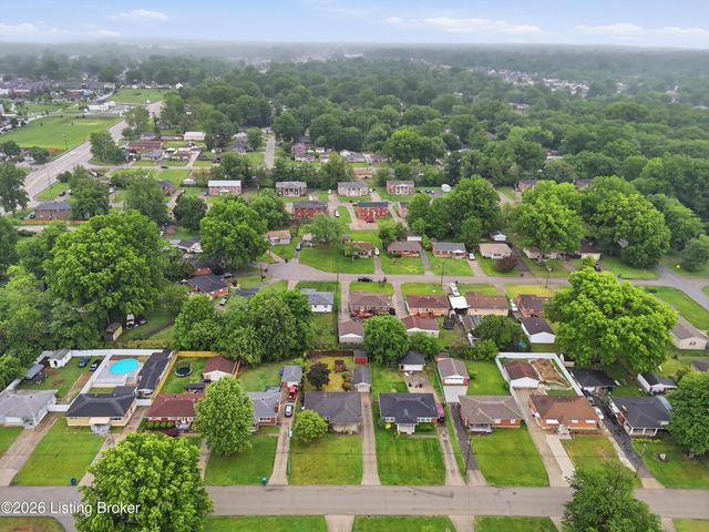 3241 Poplar View Dr, Louisville, KY 40216