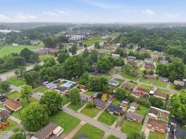 3241 Poplar View Dr, Louisville, KY 40216