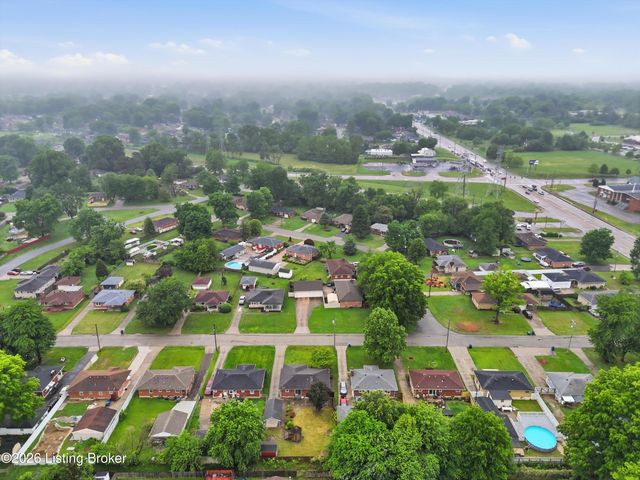 3241 Poplar View Dr, Louisville, KY 40216