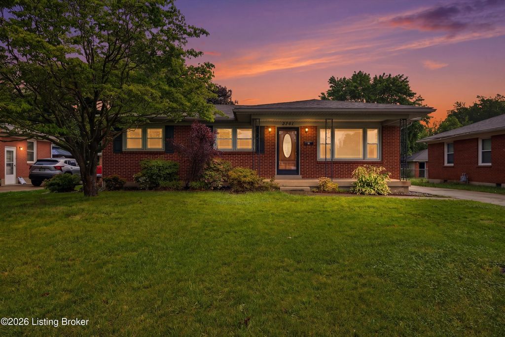 3241 Poplar View Dr, Louisville, KY 40216