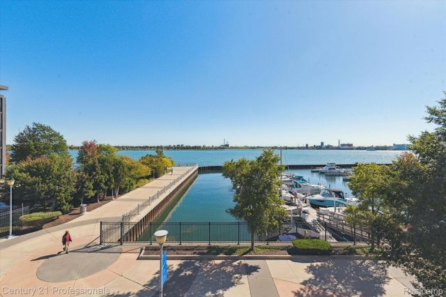 3320 SPINNAKER Lane 11B, Detroit, MI 48207
