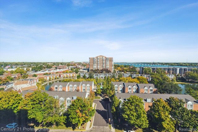 3320 SPINNAKER Lane 11B, Detroit, MI 48207