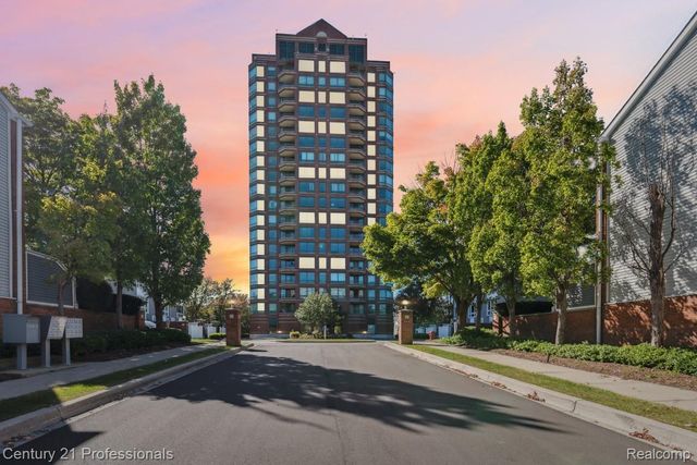 3320 SPINNAKER Lane 11B, Detroit, MI 48207