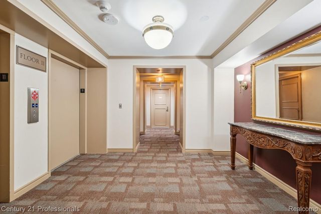 3320 SPINNAKER Lane 11B, Detroit, MI 48207