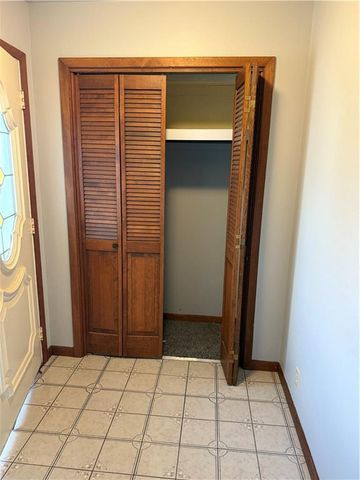 104 Warwick Road, Coffeyville, KS 67337