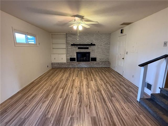 104 Warwick Road, Coffeyville, KS 67337