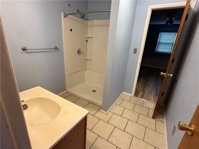 104 Warwick Road, Coffeyville, KS 67337