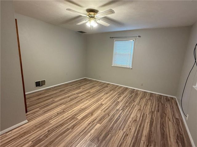 104 Warwick Road, Coffeyville, KS 67337