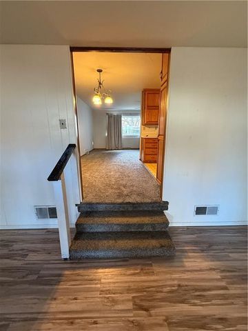 104 Warwick Road, Coffeyville, KS 67337