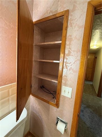 104 Warwick Road, Coffeyville, KS 67337