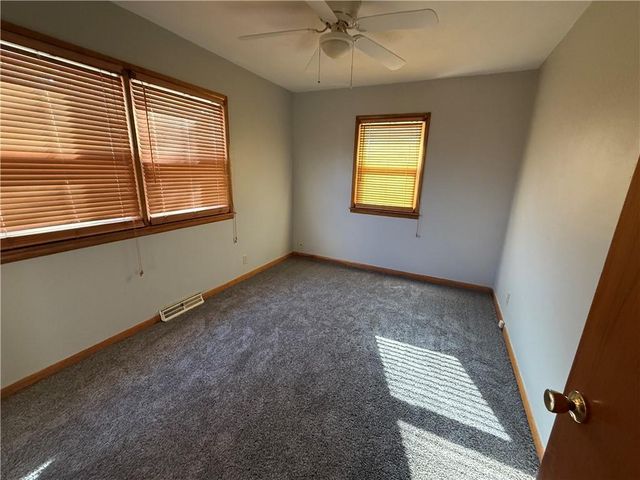 104 Warwick Road, Coffeyville, KS 67337