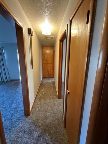 104 Warwick Road, Coffeyville, KS 67337