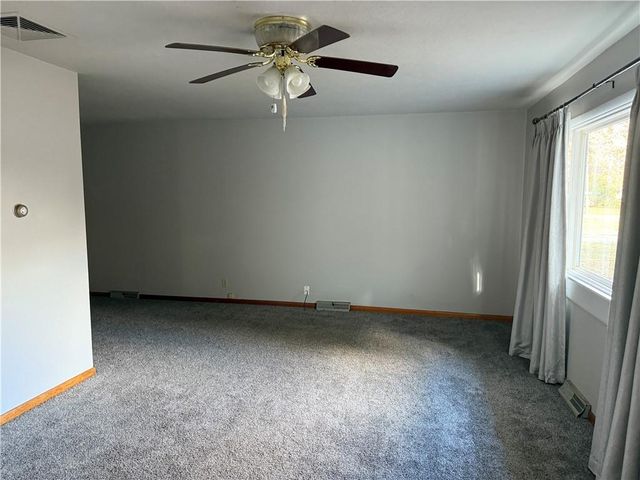 104 Warwick Road, Coffeyville, KS 67337